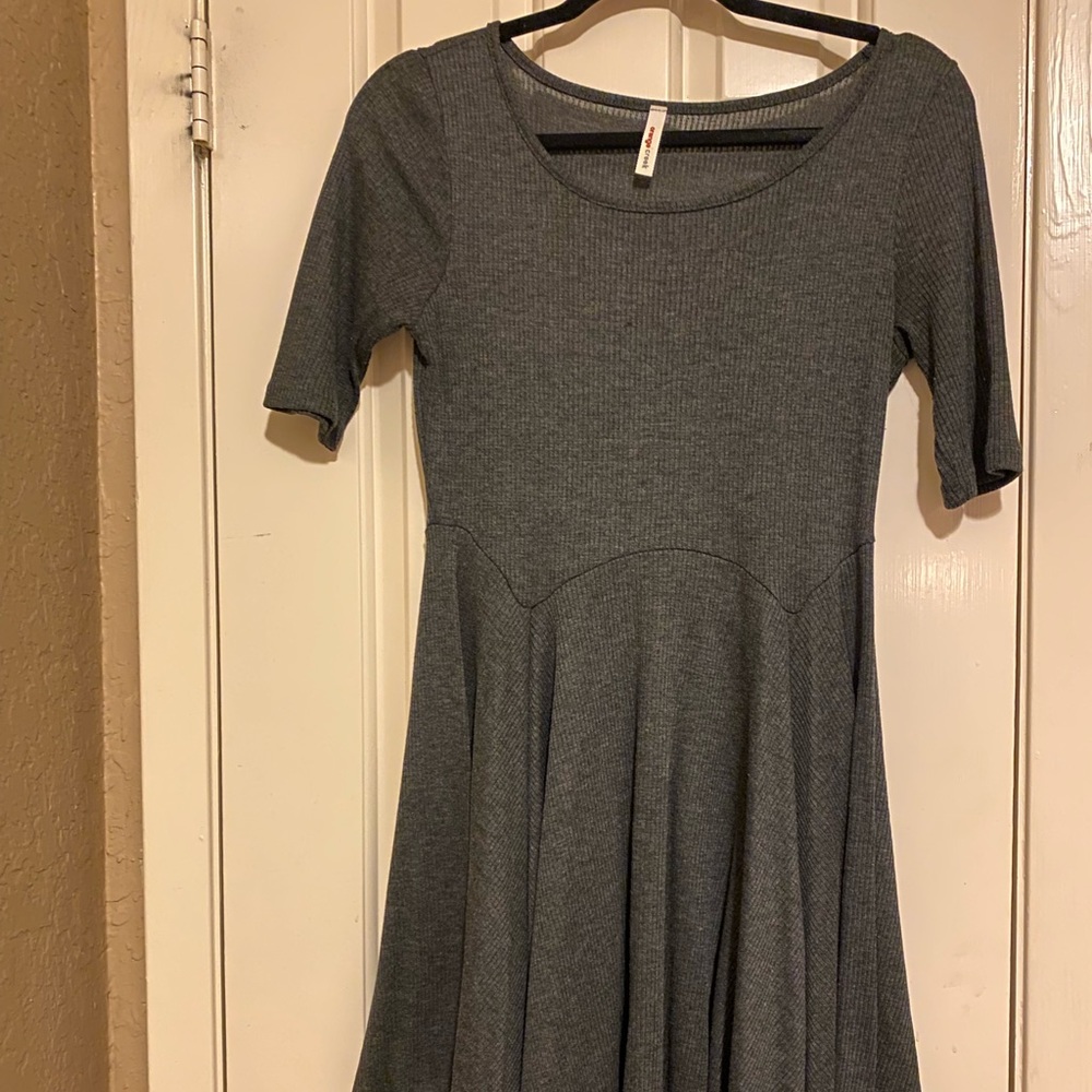 Orange Creek flirty little gray dress size large